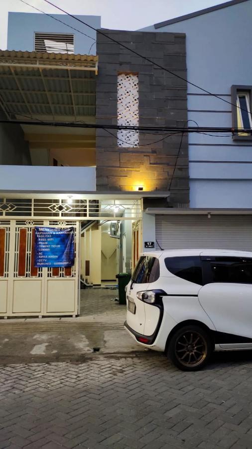 Oyo 91209 Arjuna Residence Syariah Sby Surabaya Buitenkant foto