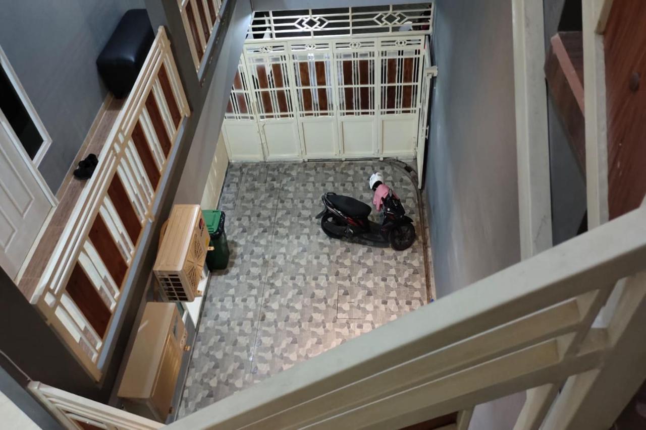 Oyo 91209 Arjuna Residence Syariah Sby Surabaya Buitenkant foto