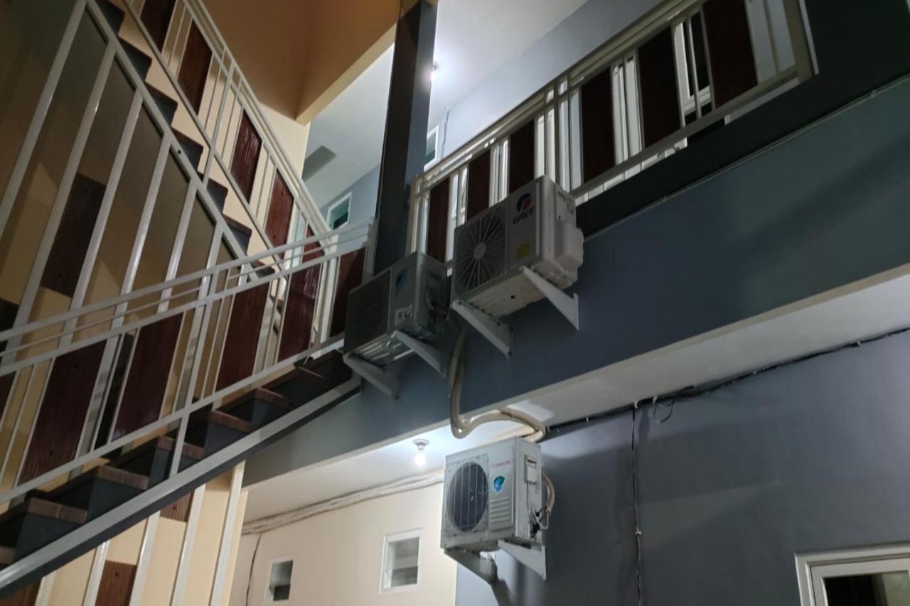 Oyo 91209 Arjuna Residence Syariah Sby Surabaya Buitenkant foto