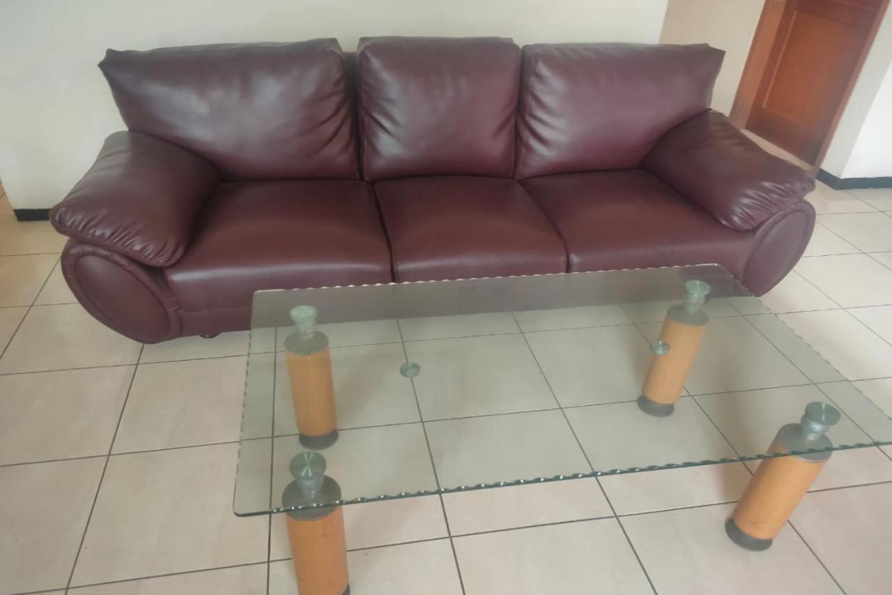 Oyo 91209 Arjuna Residence Syariah Sby Surabaya Buitenkant foto